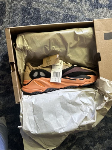 Adidas Yeezy Boost 700 "Enflame Amber" GW0297 Größe Herren 10