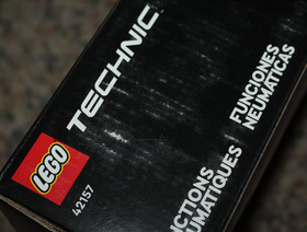 Lego Technic John Deere 948L-II Skidder 42157. New in a sealed box. 1492 pieces