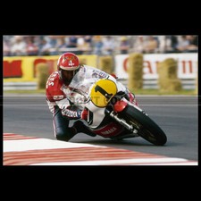 Photo M.001565 YAMAHA YZR 500 OW54 KENNY ROBERTS GRAND PRIX SILVERSTONE 1981