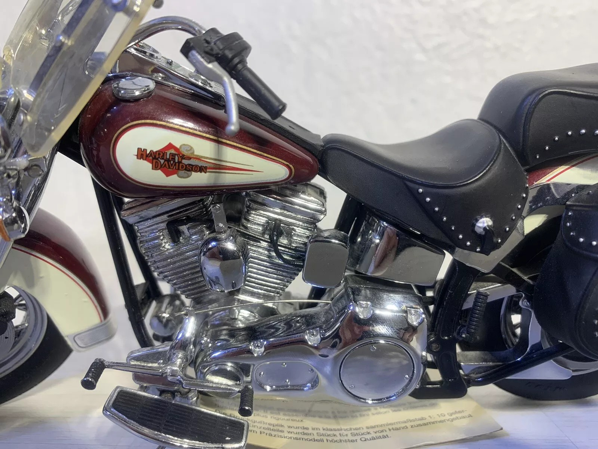 FRANKLIN MINT Harley Davidson Heritage Softail Classic Motorcycle
