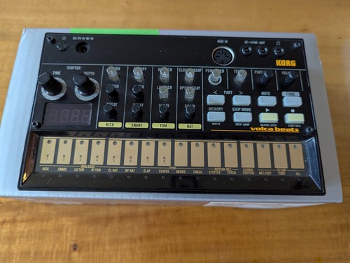 Korg Volca Series 4-IN-1 Bundle | Bass, Beats, Sample, FM | Boxes / P. Supply - Picture 7 of 13