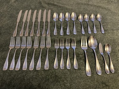 Lot Of 30 Pieces Oneida VOSS Stainless Steel Flatware Spoons Forks Knives