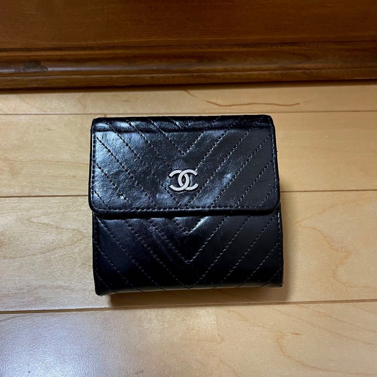 CHANEL Coco Mark Tri-Fold Wallet in Black Caviar Leather KH139853