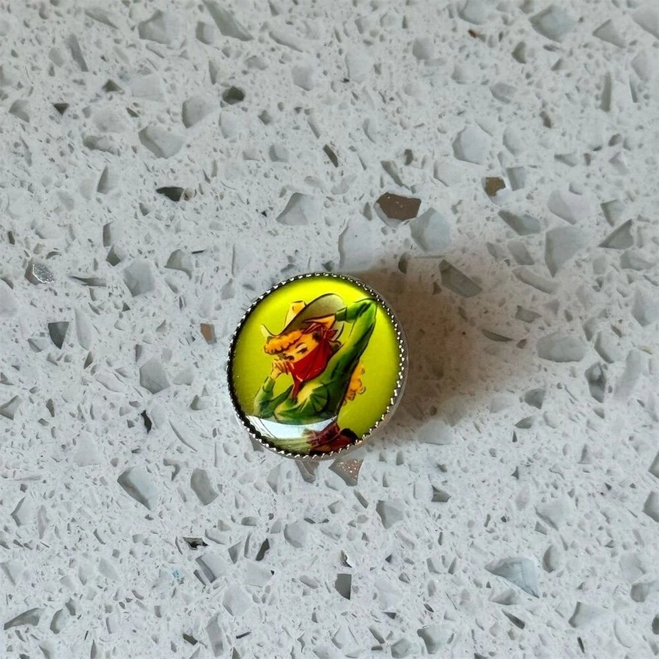 Arte de caña redonda vintage de vaquera pinup botón rodeo retro occidental coleccionable Foto 2 de 4