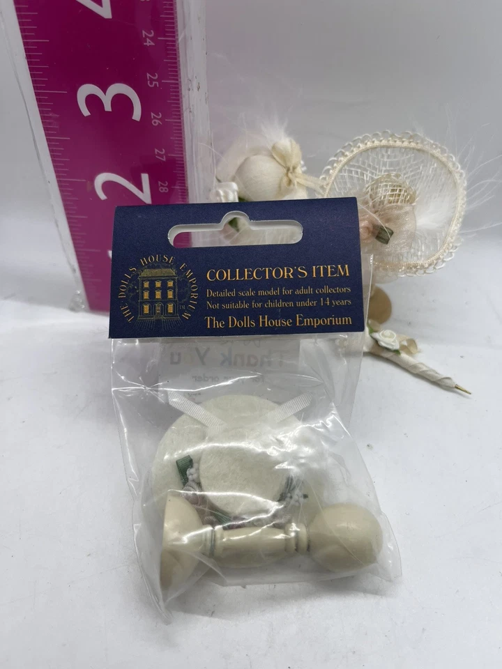 Dolls house hats, stands, parasol shop home job lot bundle in 1/12th Scale mix  - Image 4 of 4