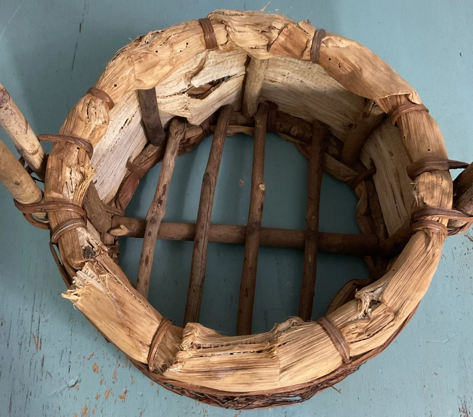 Wishing Well Hand Crafted Woven Wooden Basket Natural Materials Round Vintage - Image 4 of 4