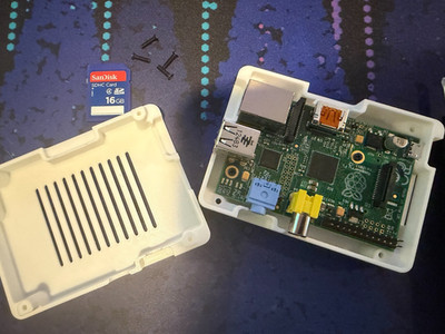 Raspberry Pi Model B Rev. 2 - 16GB SD Card -  White 3d Printed Case