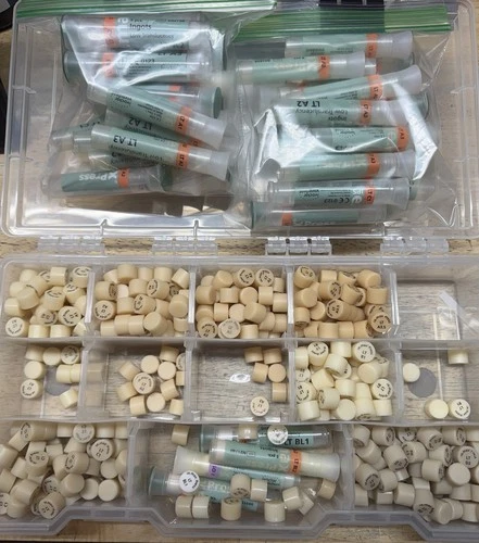Ivoclar Vivadent IPS e.max 5pcs Press Ingots LT A1 A2 A3 A3.5 B1 C1 D2 emax tube - product listing photo