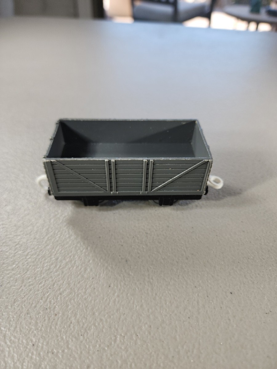 Troublesome Smiling Truck 2002 TrackMaster Thomas & Friends Train