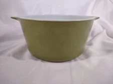 VINTAGE Pyrex Glass Casserole Avocado 473 1QT. No Lid