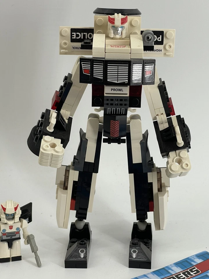 KRE-O Transformers Prowl 2 in 1 Set Police Car Robot Complete With Box & Manual - Image 4 of 4
