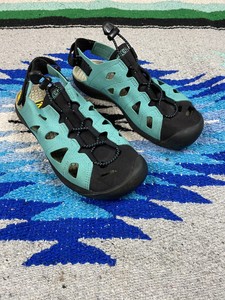 keen water hiking shoes