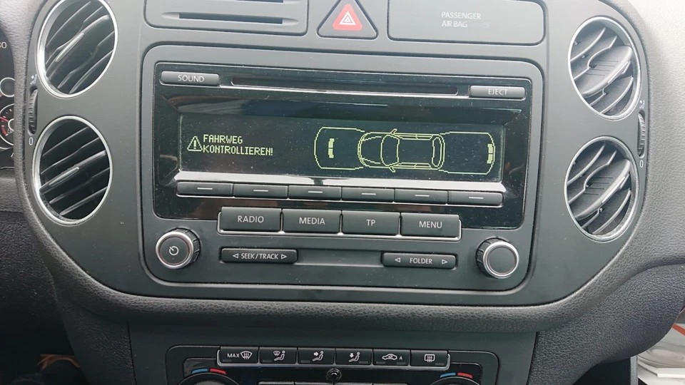 Orignal VW CD Autoradio Bosch Low EU G+ UP2 5M0035186 J  + Code  - Bild 2 von 4
