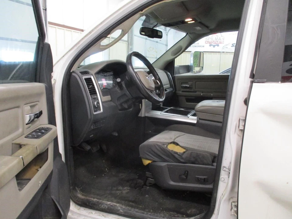 Dodge RAM 3500 2010 4WD 6.7L Automatic Transmission 8356 - Image 3 of 4