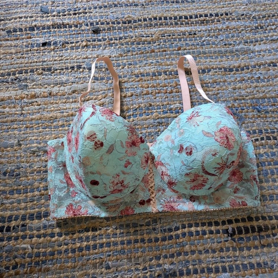 Nuevo con etiquetas Sujetador Floral 42D Figura Completa Con Aros Verde Azulado Melocotón Encaje Corbata Frontal Cottagecore Foto 2 de 4