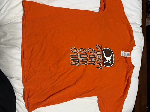 Gildan Heavy Cotton Men’s M Orange Crew Neck Short Sleeve Graphic Logo Tee - product listing photo