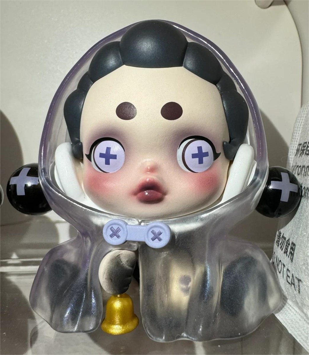 POPMART、 夜之城、Bell-ringer POP MART x SKULLPANDA Ancient Castle Bell-ringer Mini Figure