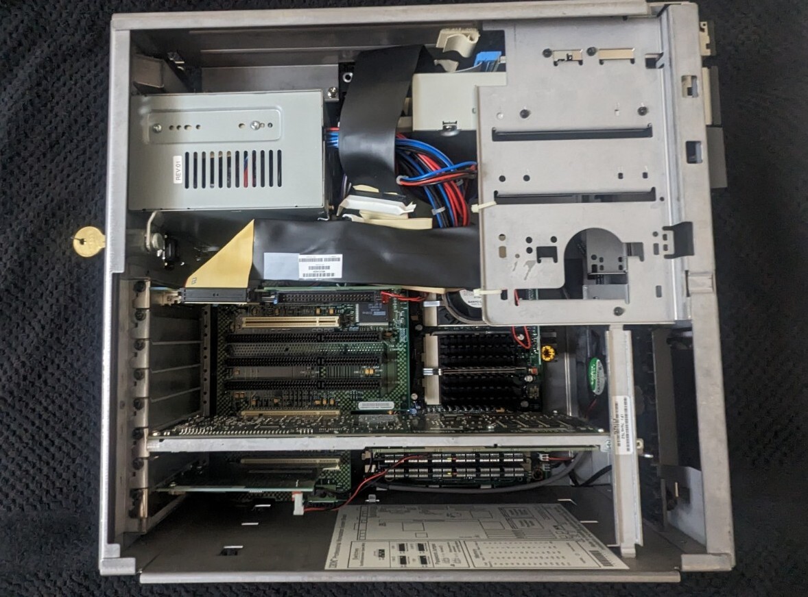IBM Intellistation Z PRO (6899-16J) (PentiumPro 200MHz