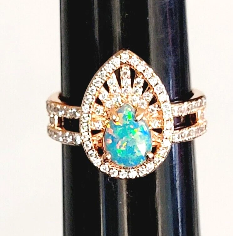 Anillo de diamantes de imitación brillantes tono oro rosa talla 7 lágrima de confeti verde r-71 Foto 3 de 4