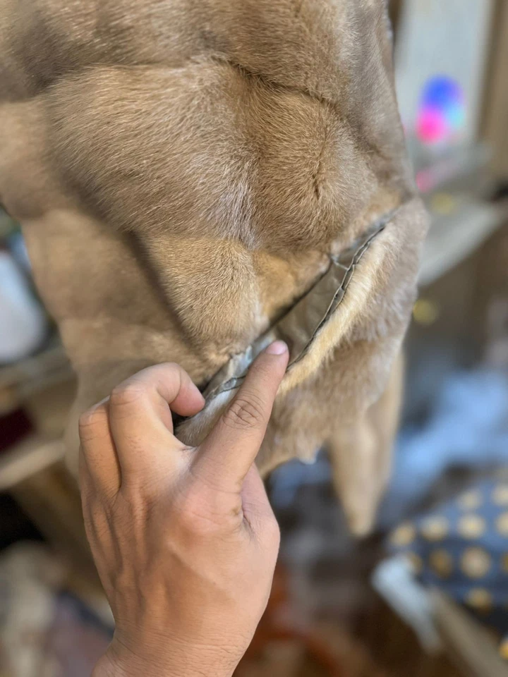 Vintage Real Mink Fur Stole Shawl Wrap – Beige / Champagne Color – Soft Luxury F - Image 4 of 4