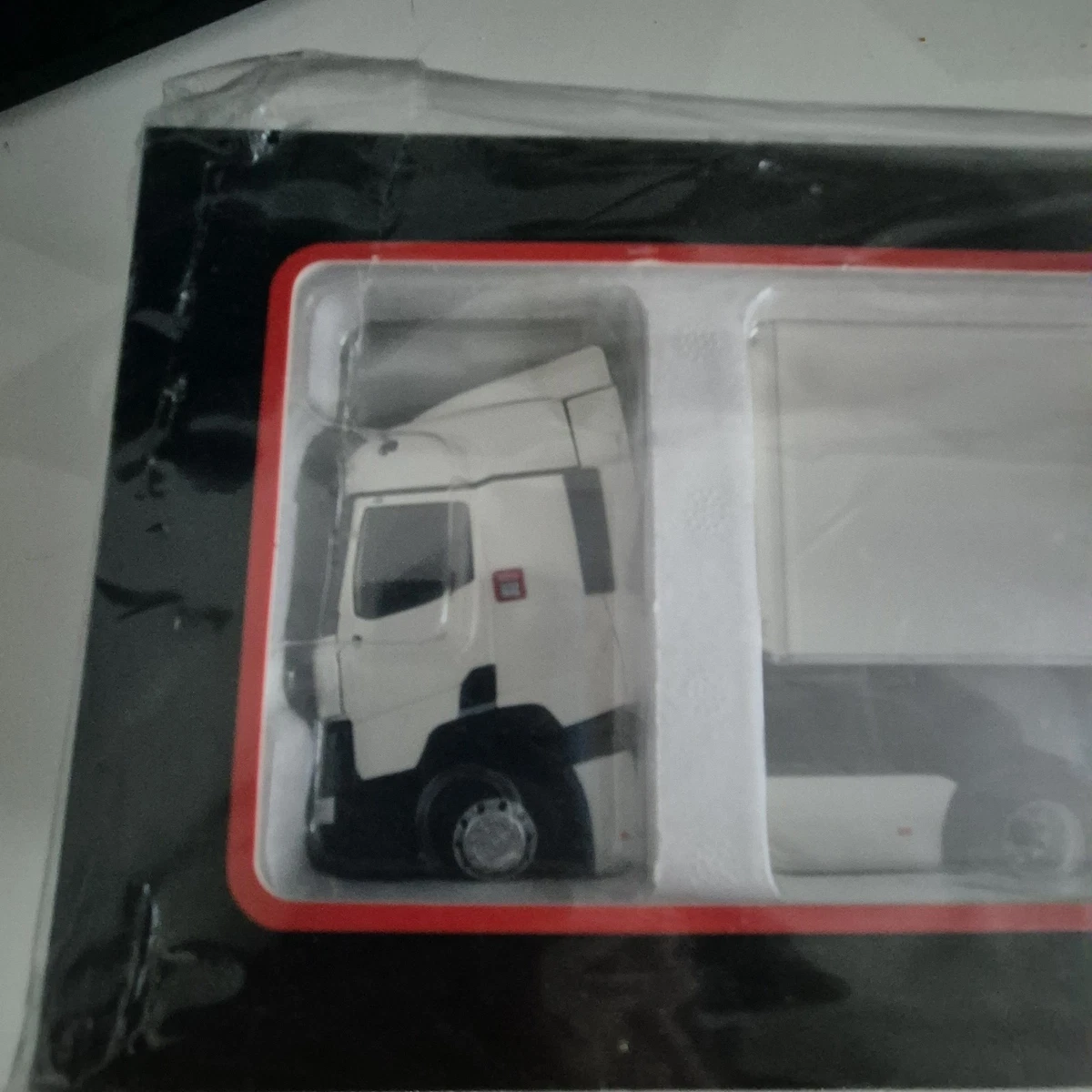 Eligor 1/43 Scale 5421 - Renault F1 Transporter Truck Tourtel Larrousse