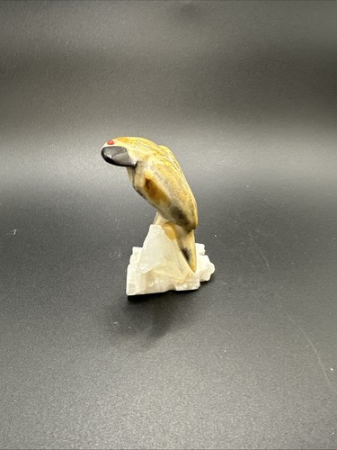 Vintage PARROT hardstone figure 3 1/2” tall
