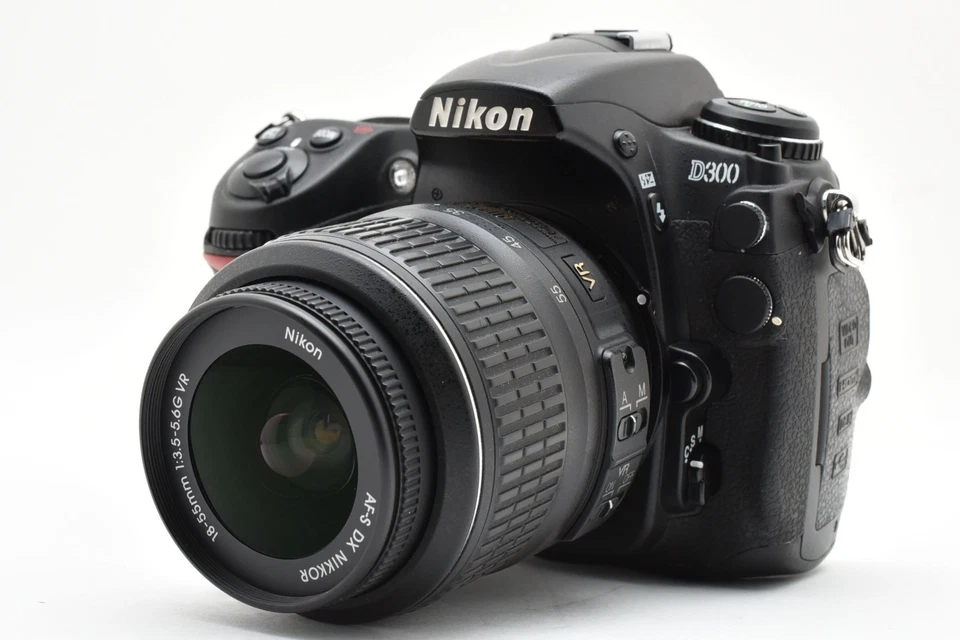 62933 disparos [CASI COMO NUEVO] Cámara digital Nikon D300 SLR AF-S 18-55 mm Lente JAPÓN Foto 3 de 4