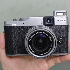 Fujifilm X20 12.0 MP Digital camera 4x Zoom 1080p HD Video Silver 95%New