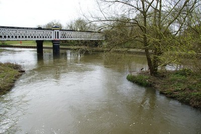 Foto A2 Zwei Zwei Zweige der Themse gesellen sich wieder Oxford\/SP5106 The Tha c2010