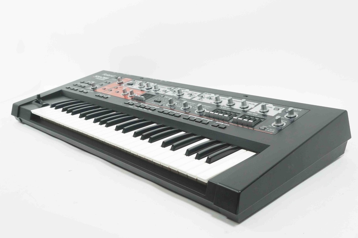 Roland SH-201 Analog Modeling Synthesizer Keyboard w/ 100