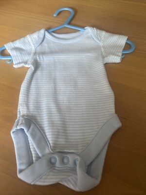 Baby Jungen Kleidung Neugeborene 10 Pfund M&S weiß blau gestreift Kurzarm Trägertop