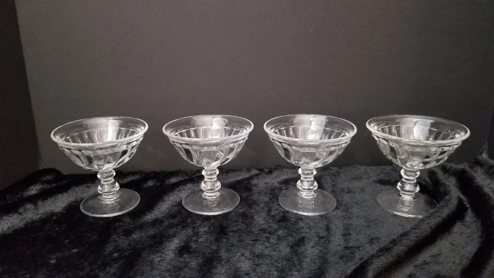 Sorbet Goblets  set of 4   Glass. Vintage. 4 inches tall.