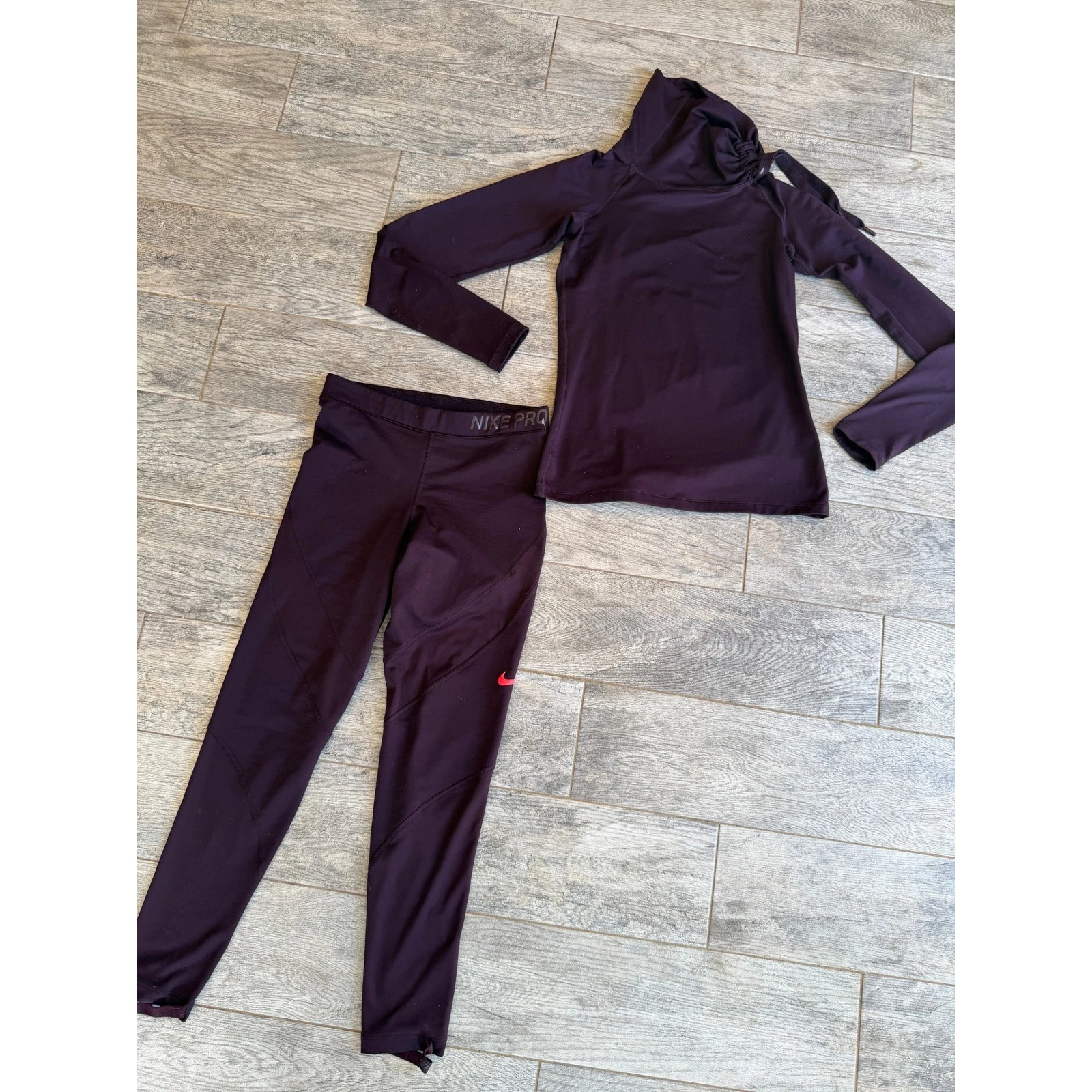 Nike Pro Hyperwarm Athletic Set Medium 2 pc Funnel Neck Stirrup Leggings Shirt