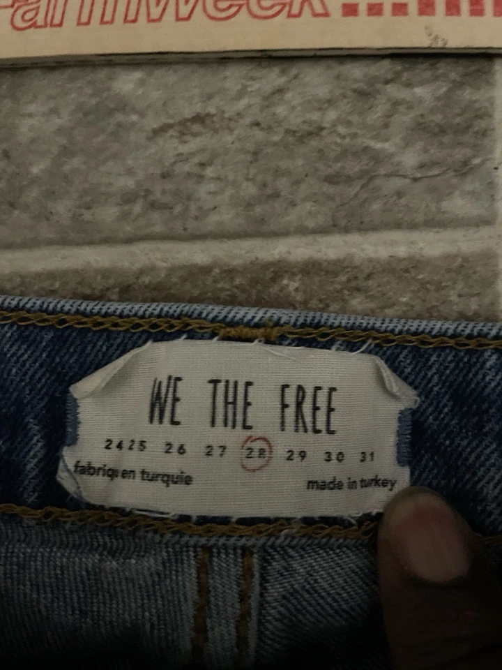 Pantalones de mezclilla Free People We The Free ajustados lavado medio talla 28x29 clásicos ciudad Foto 2 de 4