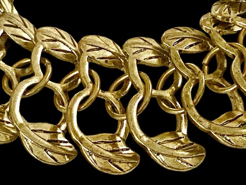 Vintage goldfarbenes Statement Armband ~ Blattmotiv - Bild 3 von 4