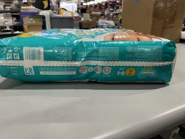 PAMPERS ULTRA SKIN COMFORT NEWBORN JUMBO PACK 94 DIAPERS - WHITE