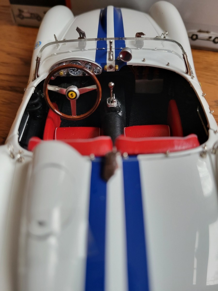 1/18 CMC 1958 Ferrari 250 Testa Rossa Pontoon Fender Chasis 1/18 CMC 1958 Ferrari 250 Testa Rossa Pontoon Fender Chasis
