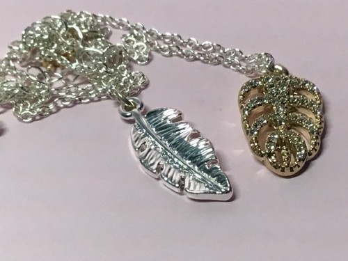 avon palm leaf pendant necklace new box❤️ multicolored new - Picture 2 of 4