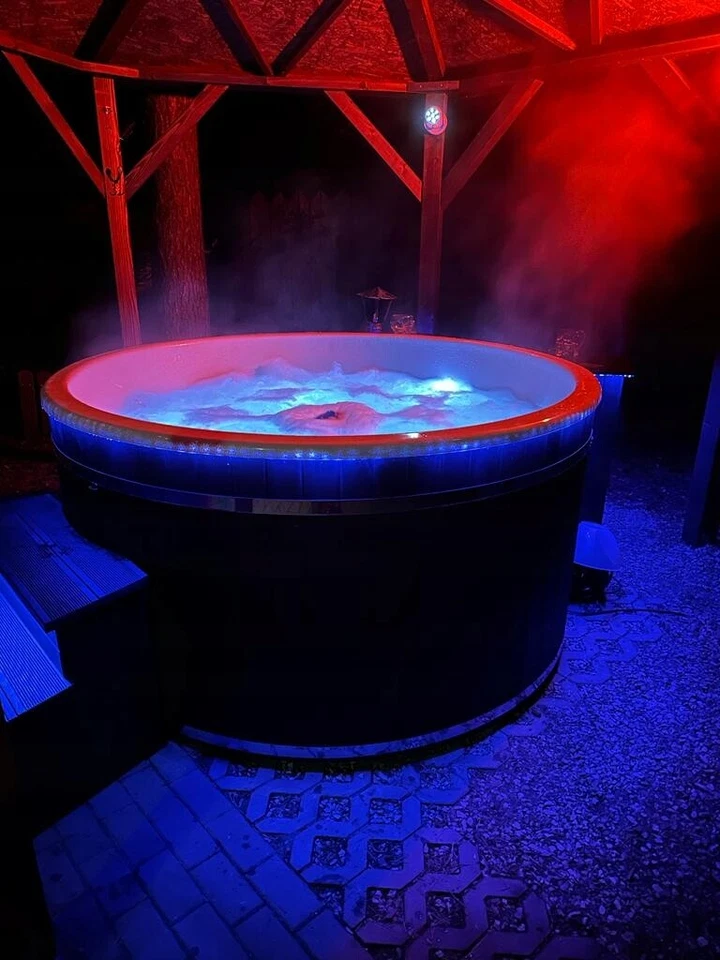 Aeromassage-Beleuchtung, 12 Düsen. Mehrfarbiger Garten-Whirlpool auf Bali - Bild 3 von 4