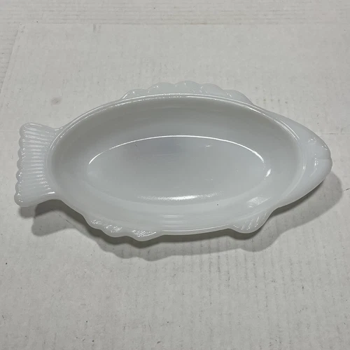 Vintage GLASBAKE Milk Glass Fish Shaped Serving  Baking Dish 9.5” J-2145 *USA*