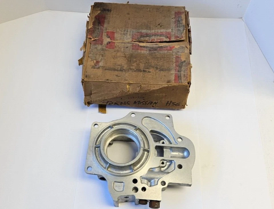 Retenedor de cojinete trasero del eje principal Chrysler 1946-1948 con giroscopio 1124915 nuevo de stock Foto 3 de 4