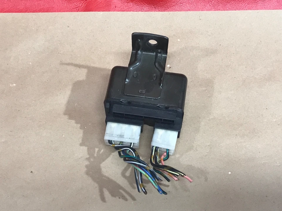 1989-1990 SUZUKI SIDEKICK GEO TRACKER 1.6 OEM РЕЛЕ МОЩНОСТИ С ВИЛКАМИ 31850-60A10 - Изображение 4 из 4