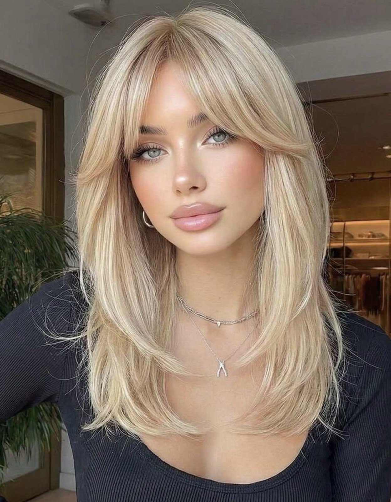 Perruque blonde synthétique femme solution pour changer de coiffure sans couper vos cheveux