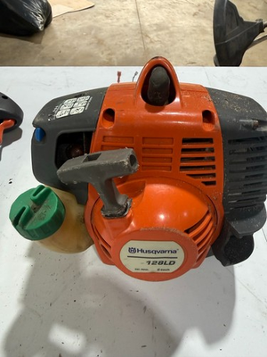 #ad Husqvarna 128LD Gas Weedeater Trimmer Power Head Parts Only $39.99