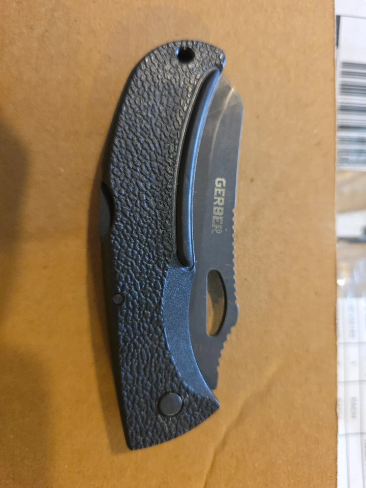 Gerber USA EZ-Out DPSF S30V Black Pocket Knife - Image 2 of 4
