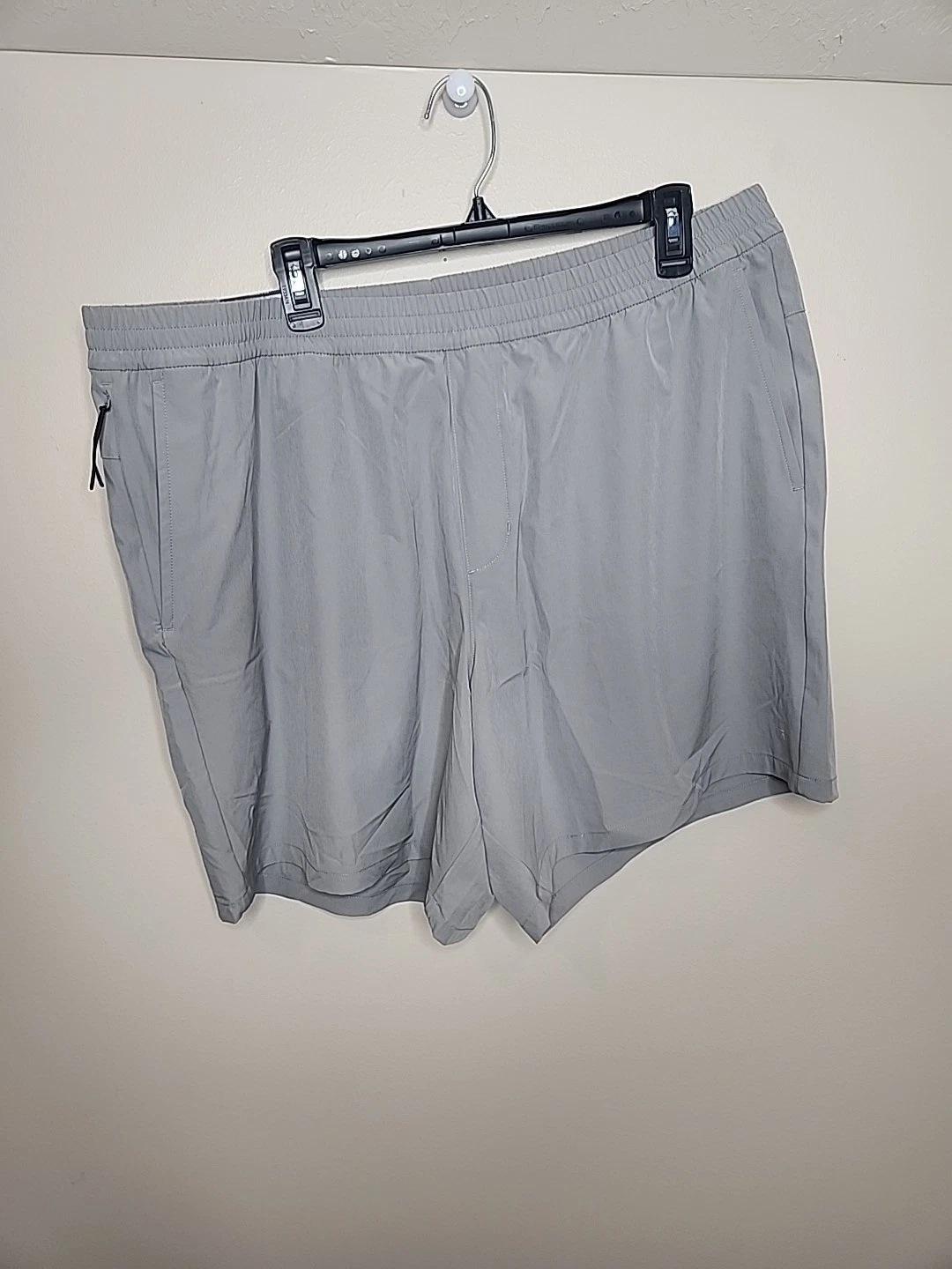 GapFit Men's Moisture Wicking Quick Dry Movement Short Grey XXL NWT