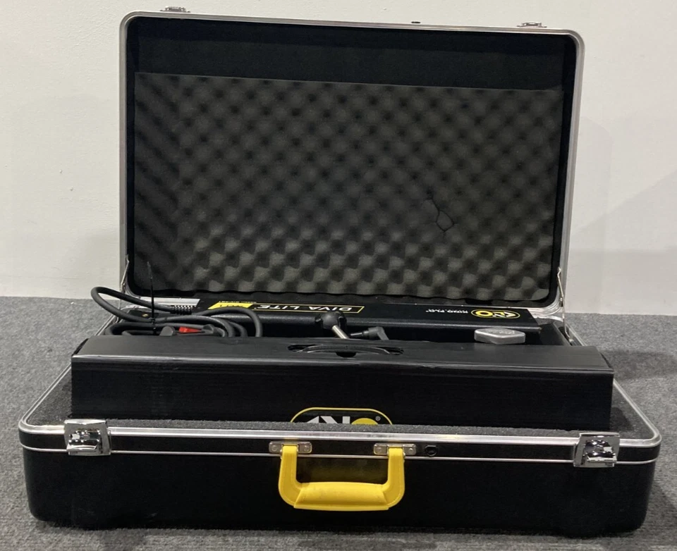 Kino Flo Diva Lite 401 DIV-401-120 Lighting System Travel Kit w/ Power Cord - Image 4 of 4
