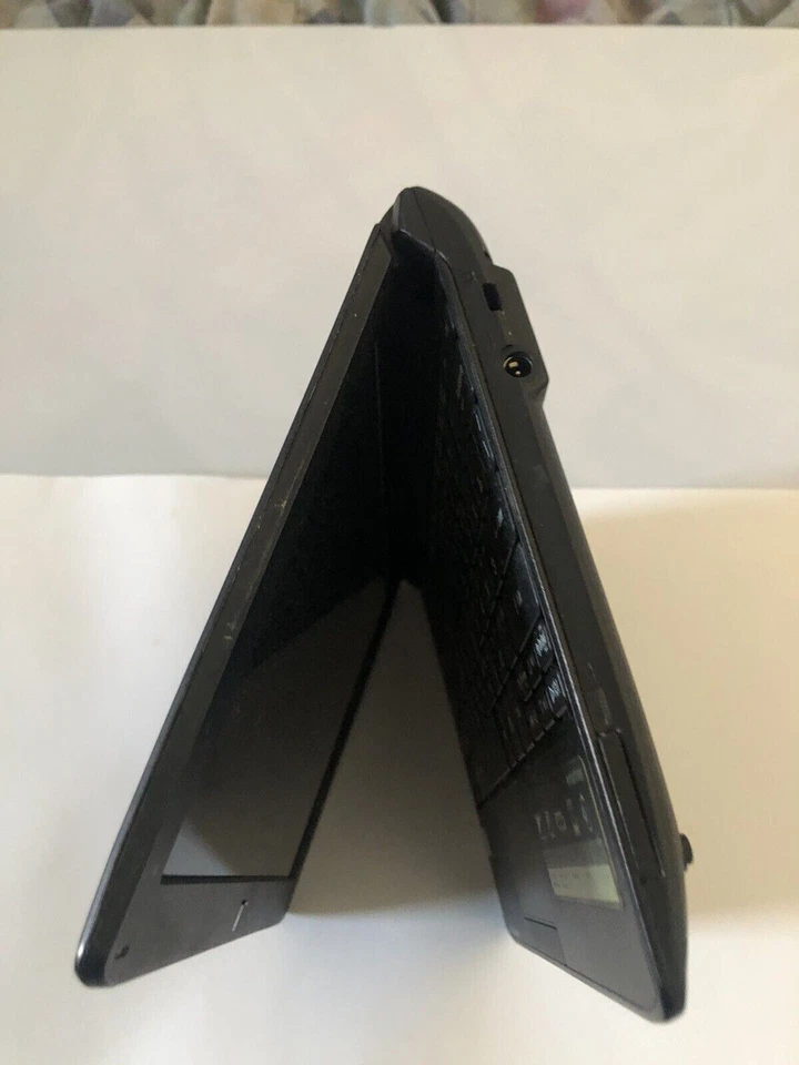 Emachines 350-21G16IKK 2GB 10.1" HD LCD, 160GB HDD Laptop with softwares + more - Image 3 of 4