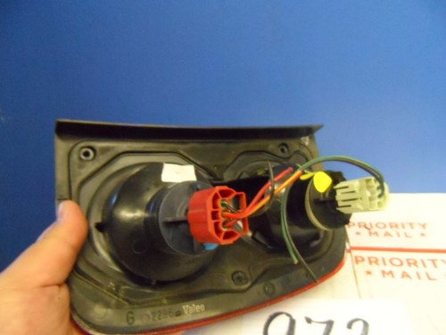 02 03 Land Rover Freelander Passenger taillight Used tail light #972 - Picture 3 of 3