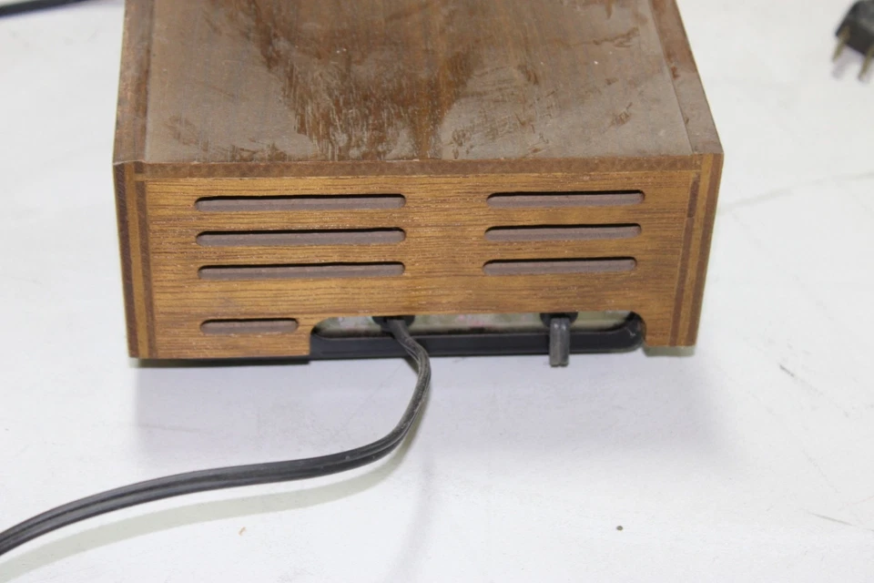 复古 Magnavox 8 轨磁带播放器控制台样式型号 1K8869 — 第 2/2 张图片